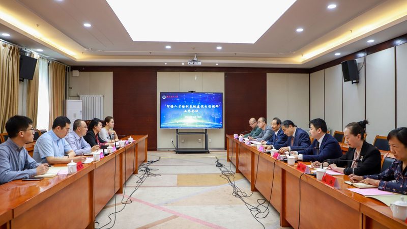 小标题：选择机构，关注这些关键指标