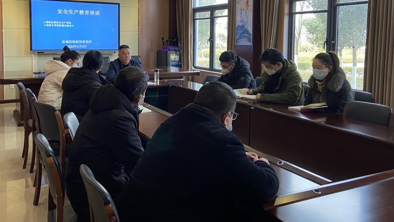 行业背景：学历提升需求旺盛，市场鱼龙混杂